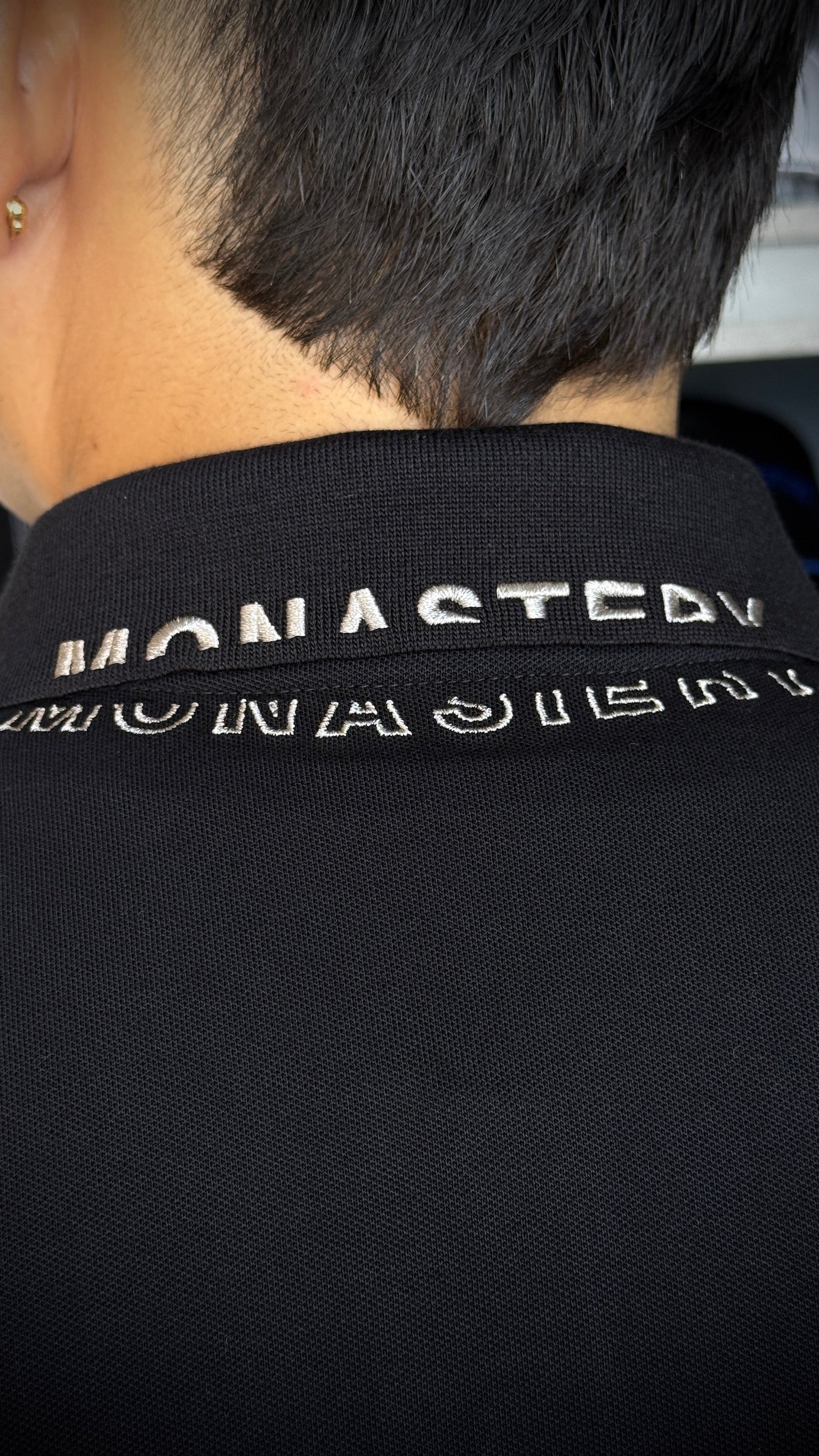 CAMISETA MONASTERY POLO SARDEN NEGRA