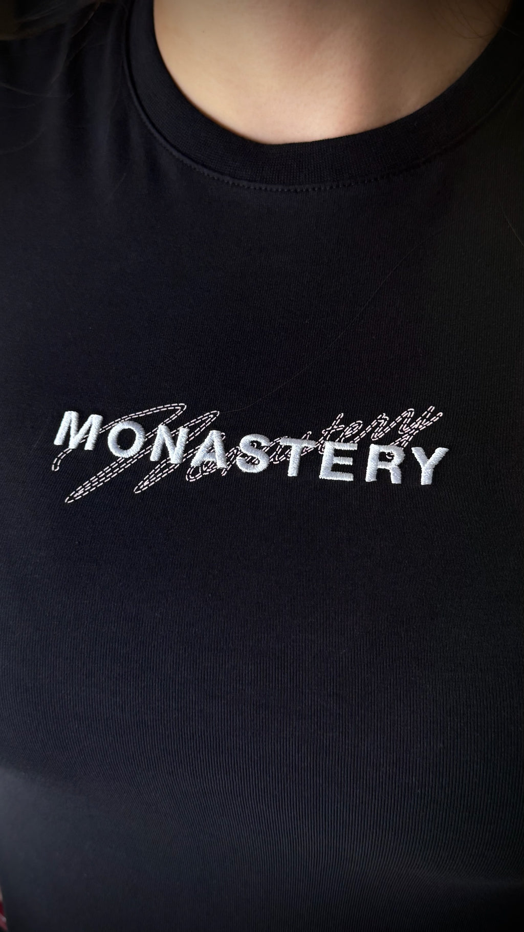 CAMISETA MONASTERY DOMINICA NEGRO