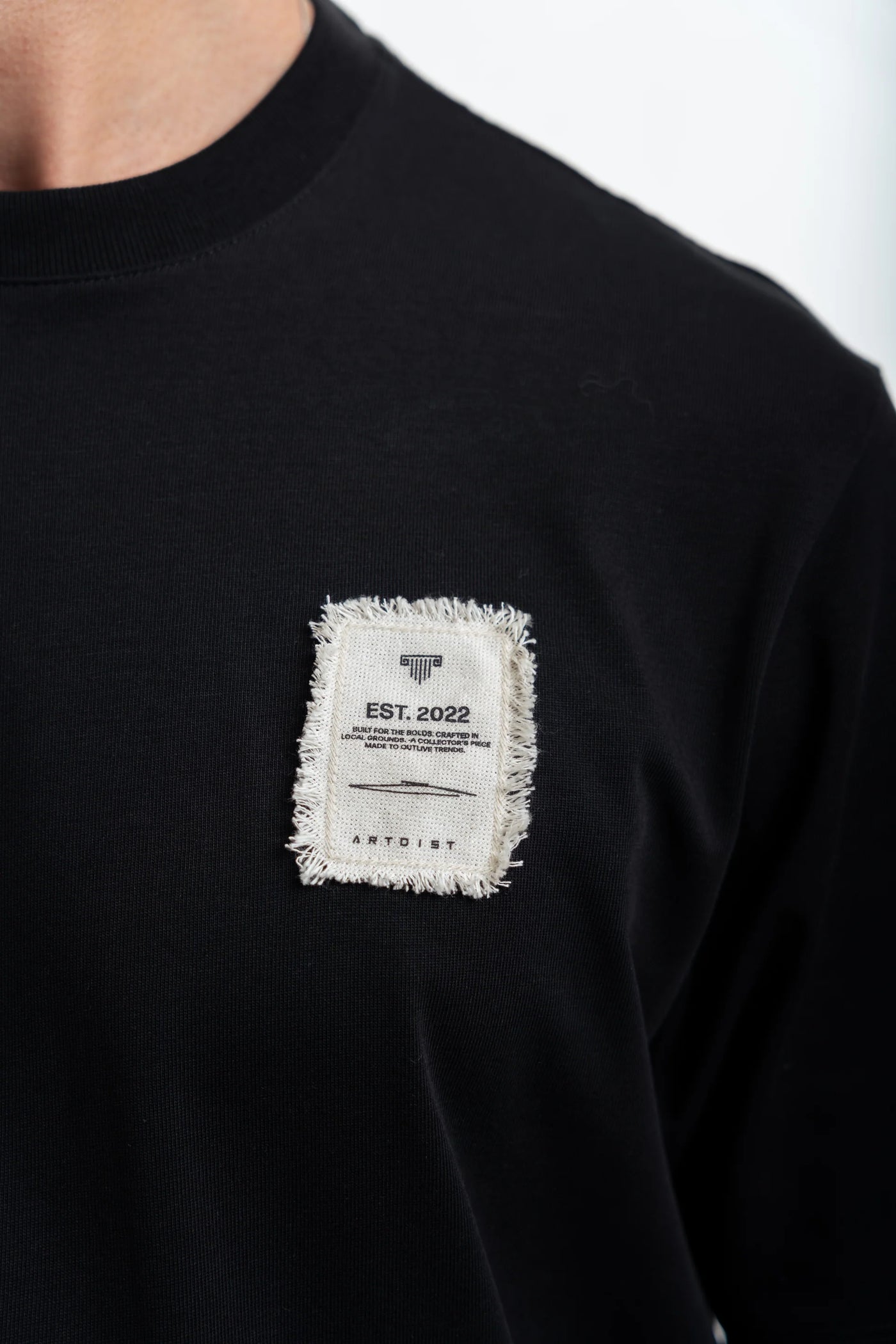 CAMISETA UNUSUAL ARTDIST NEGRO