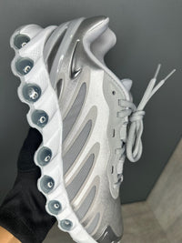 Nike AIR MAX DN8 PLATEADOS