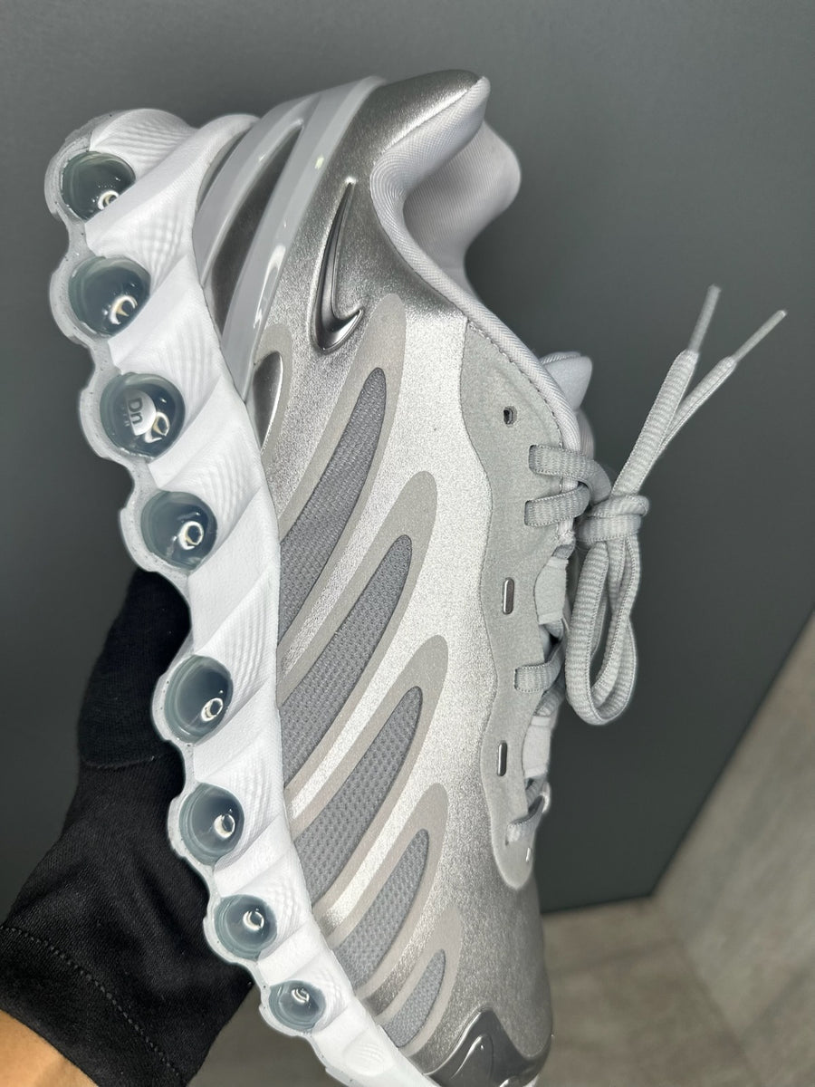 Nike AIR MAX DN8 PLATEADOS
