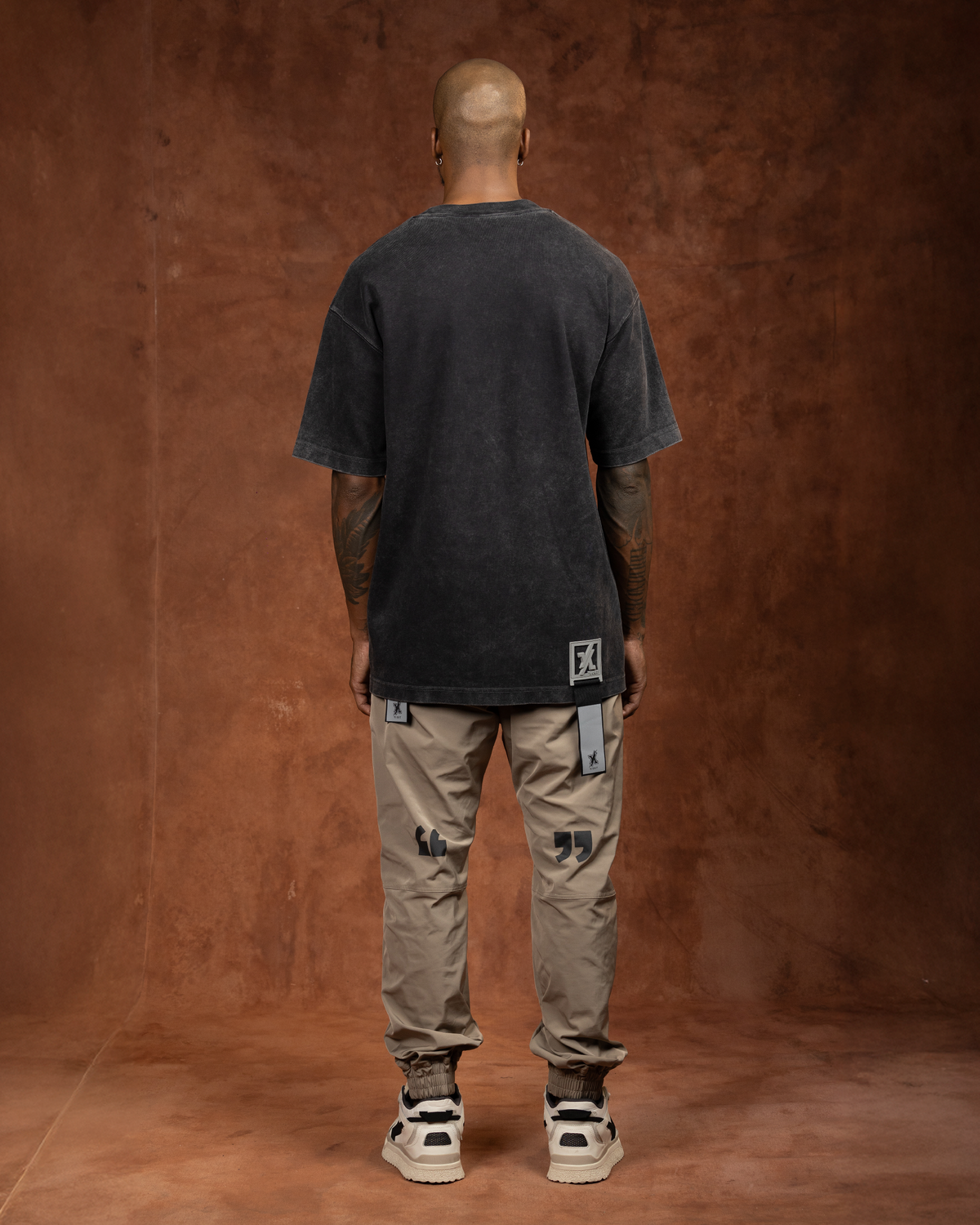 CAMISETA Y/OUT - WORD UP T SHIRT