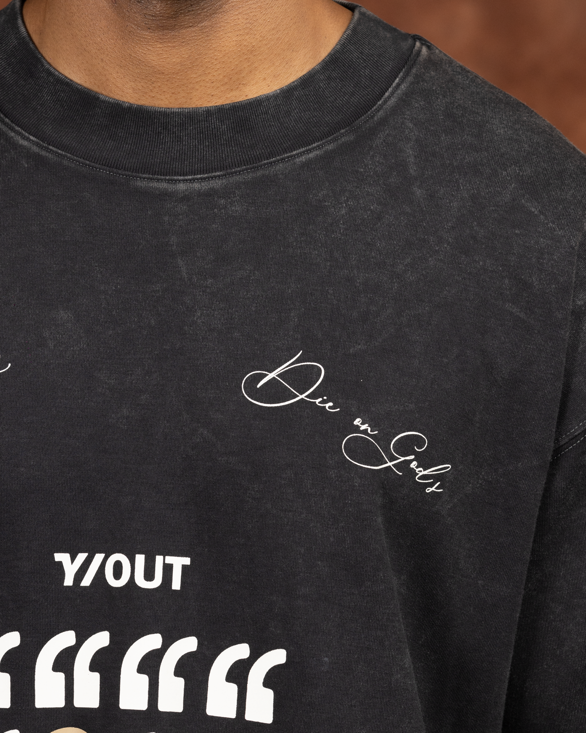 CAMISETA Y/OUT - WORD UP T SHIRT